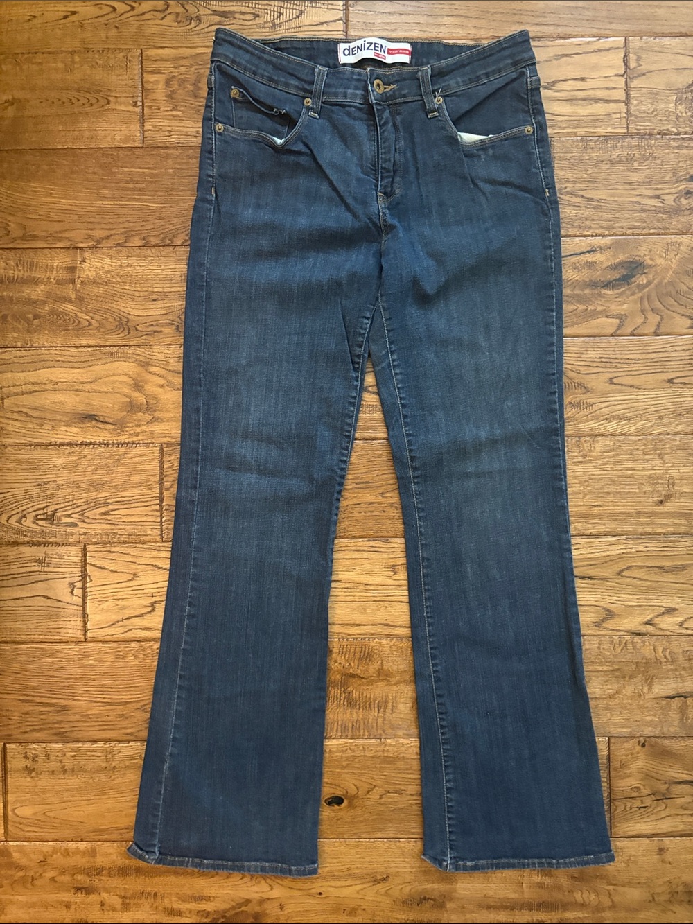 Denizen from Levi's Women's Dark Indigo Flare Jeans Size 14